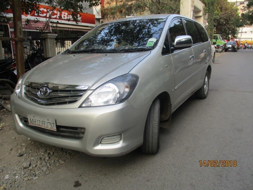 TOYOTO INNOVA 2.5 (5 (2)